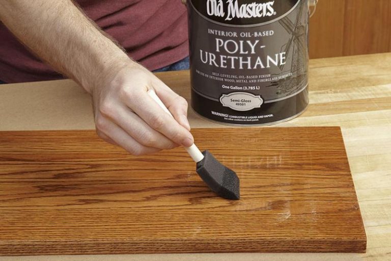 sanding-polyurethane-between-coats