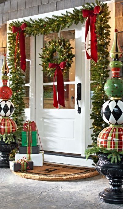 Front Porch Christmas Decorating Ideas, Dress your Porch in Holiday Style