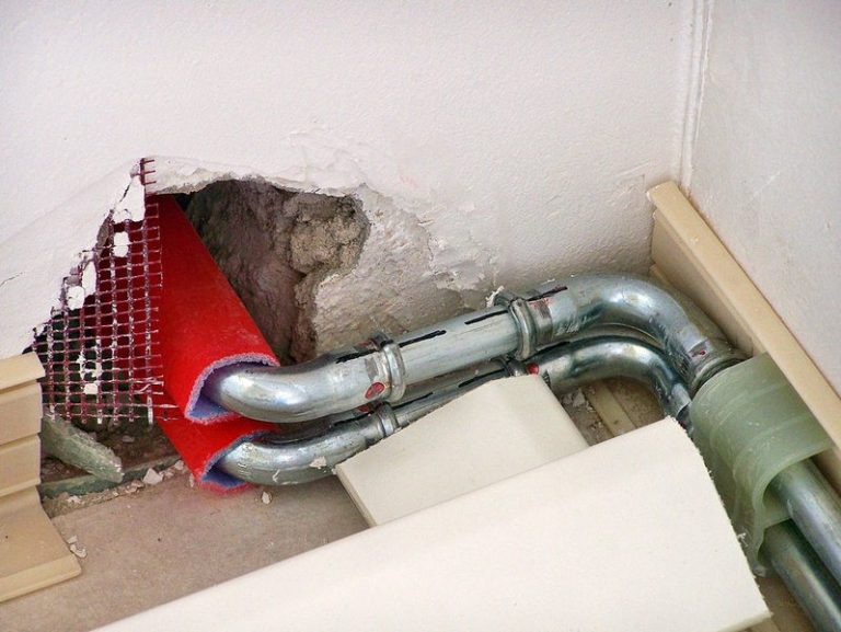 How Do I Remove Air From My Water Pipes Stop Knocking Pipes