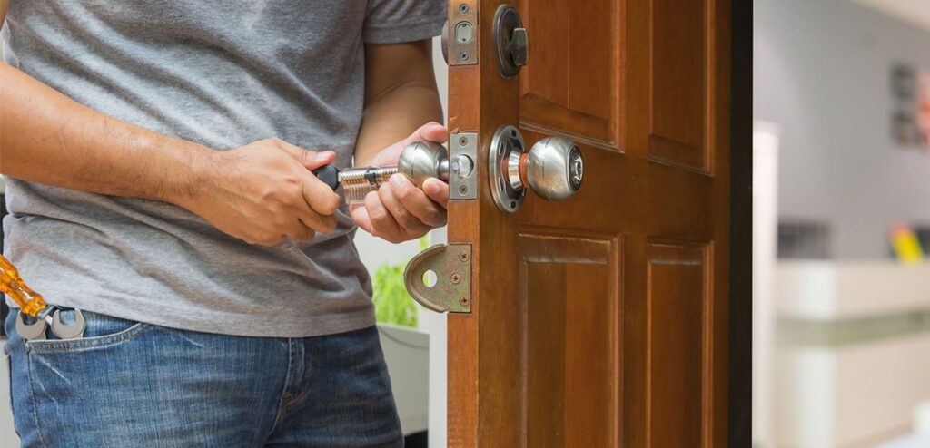 5 Qualities and Skills a Professional Locksmith Should Have